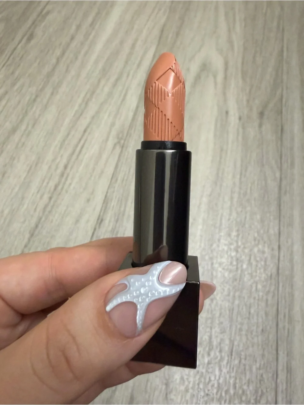 New Burberry Kisses Hydrating Lip Colour No. 01 Nude Beige